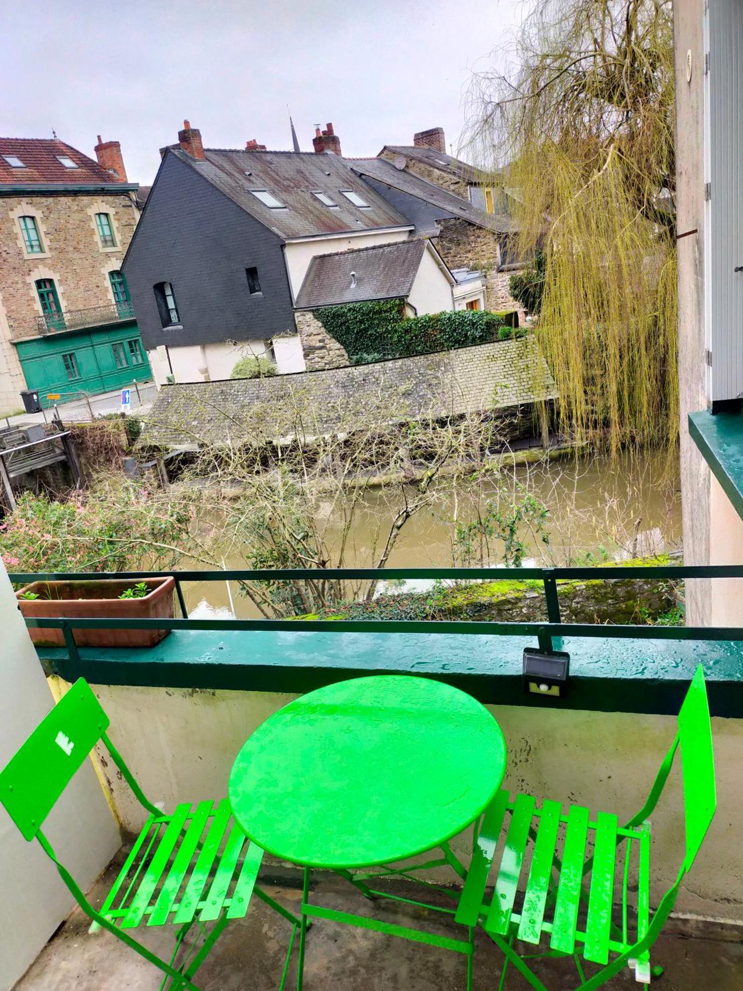 Studio En Rdc Avec Balcon Centre Vitre Exterior photo